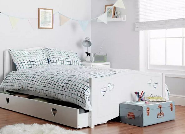 girls small double bed